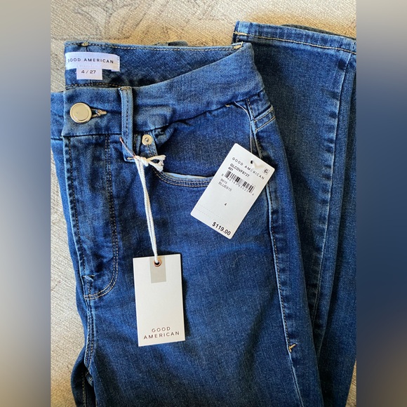 Good American Good Legs Crop - Picture 3 of 4